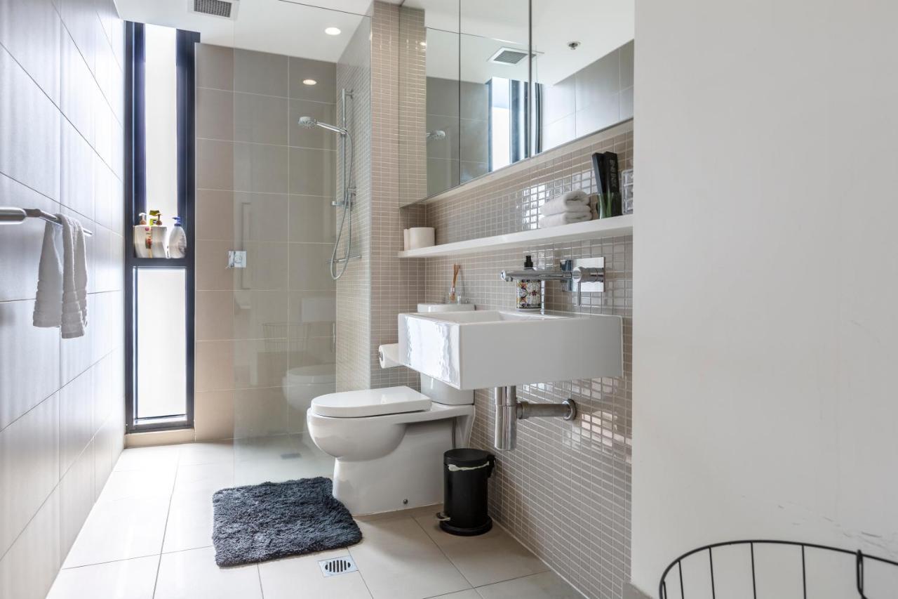 Light, Airy, Spacious Queens Road Apartment Melbourne Esterno foto