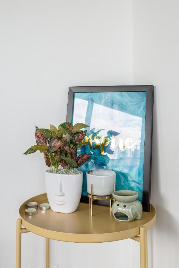Light, Airy, Spacious Queens Road Apartment Melbourne Esterno foto